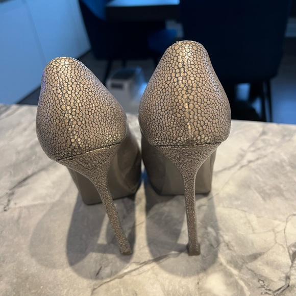 VINTAGE grey YSL TRIBUTE pumps. In great condition. Size 38 - Picture 4 of 5
